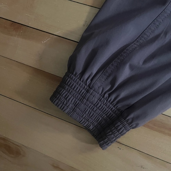Women’s Athleta Joggers Sz 8 - Picture 2 of 4